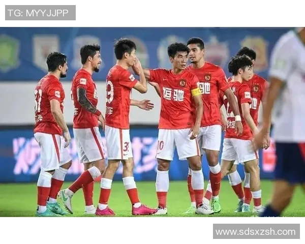 国民队与切洛的精彩对决揭示足球战术与团队精神的完美结合 国民队与切洛的精彩对决揭示足球战术与团队精神的完美结合